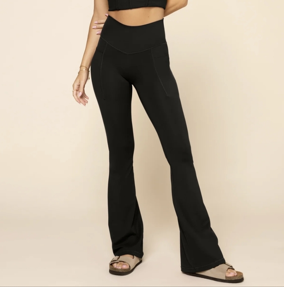 POPFLEX Supersculpt™ Flared Leggings with Pockets (Black) - Picture 6 of 10